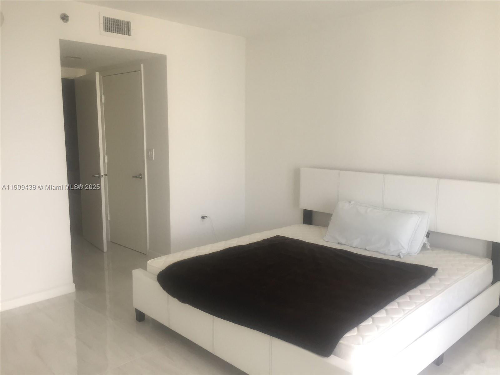 50 Biscayne Blvd #3101, Miami FL 33132