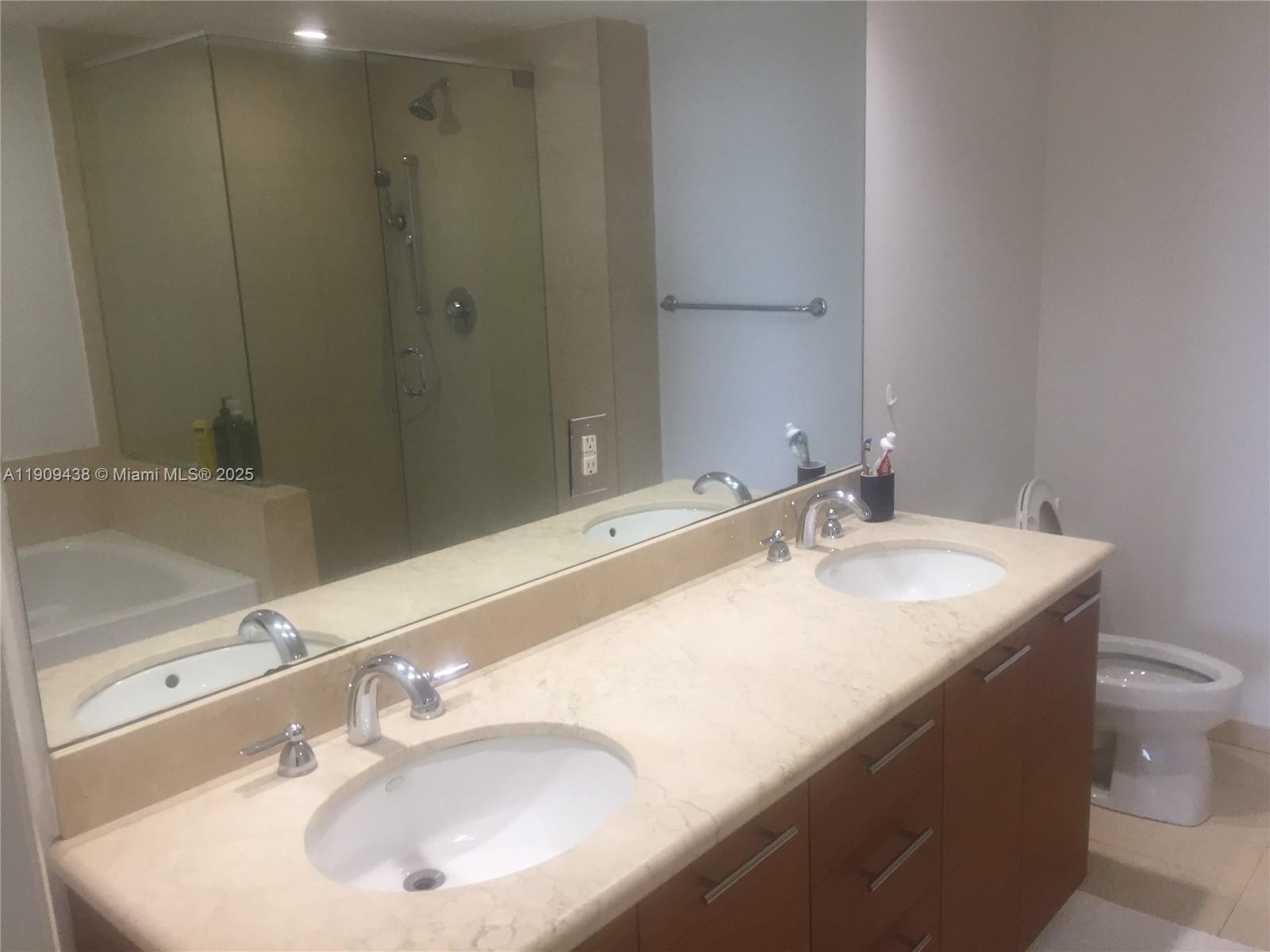 50 Biscayne Blvd #3101, Miami FL 33132