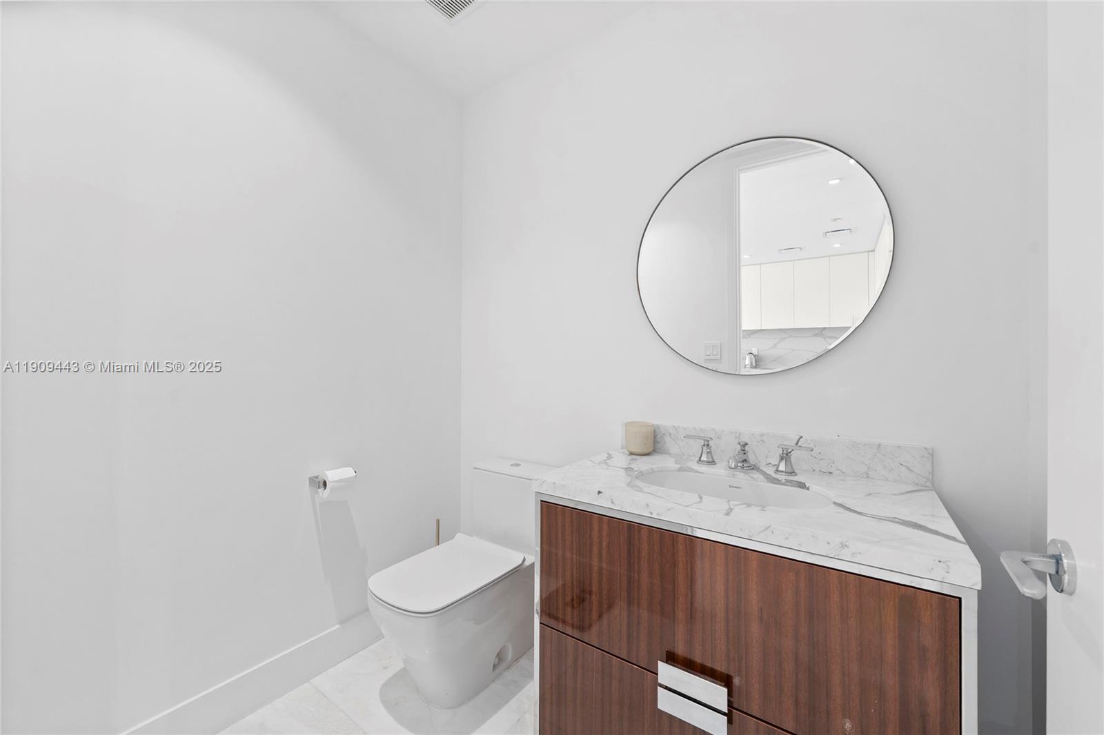 15701 Collins Ave #4303, Sunny Isles Beach FL 33160