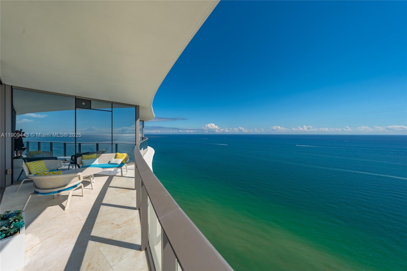 15701 Collins Ave #4303, Sunny Isles Beach FL 33160