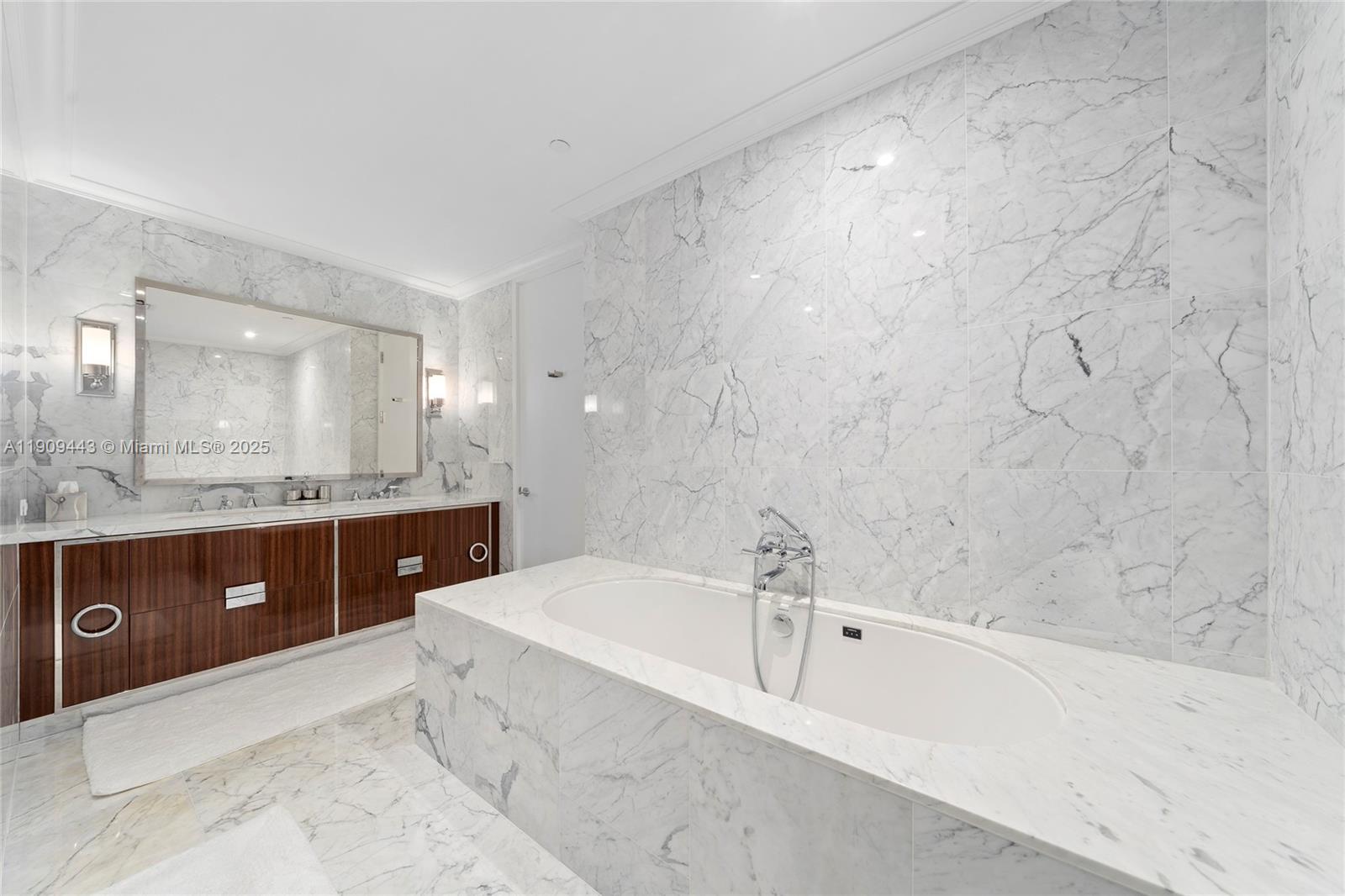 15701 Collins Ave #4303, Sunny Isles Beach FL 33160