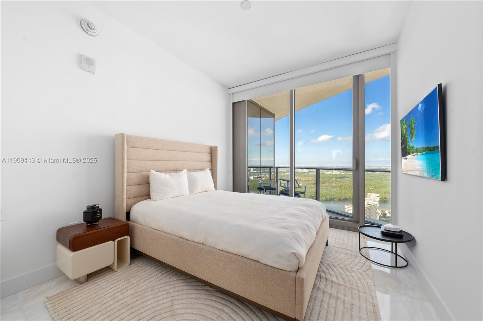 15701 Collins Ave #4303, Sunny Isles Beach FL 33160