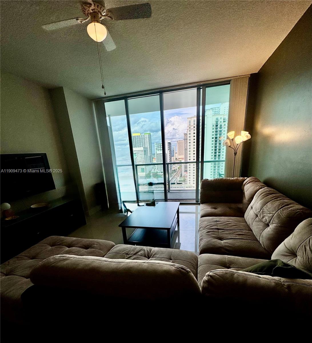 79 SW 12 #2811, Miami FL 33130