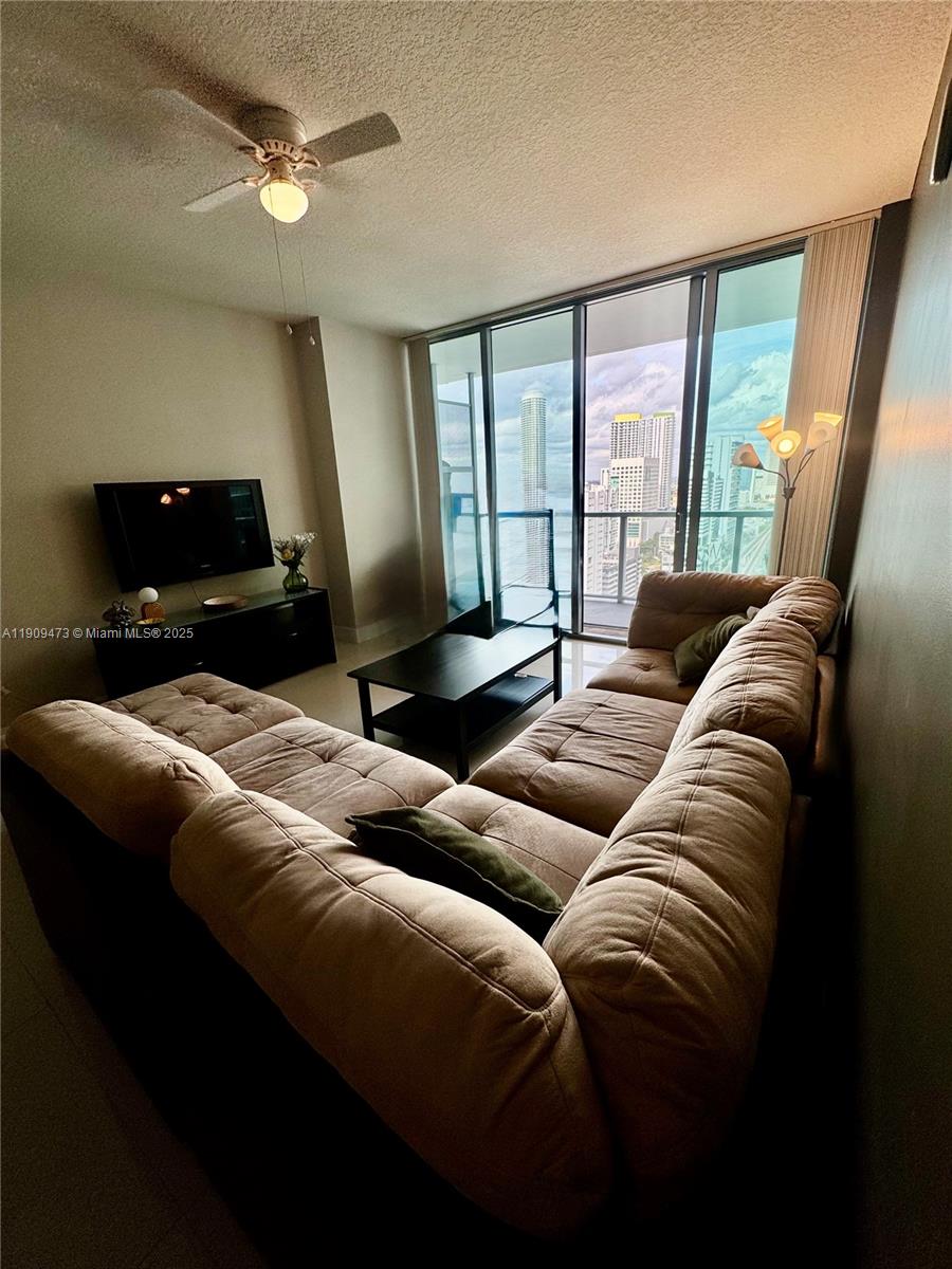 79 SW 12 #2811, Miami FL 33130