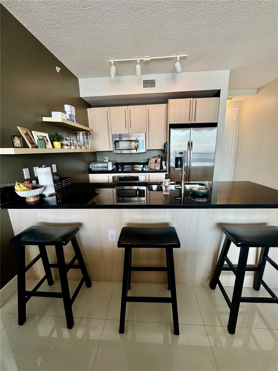 79 SW 12 #2811, Miami FL 33130
