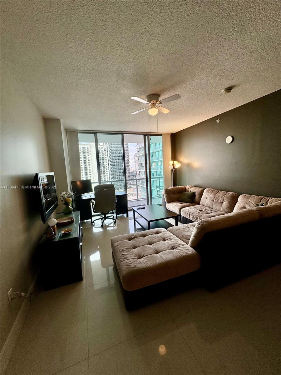 79 SW 12 #2811, Miami FL 33130