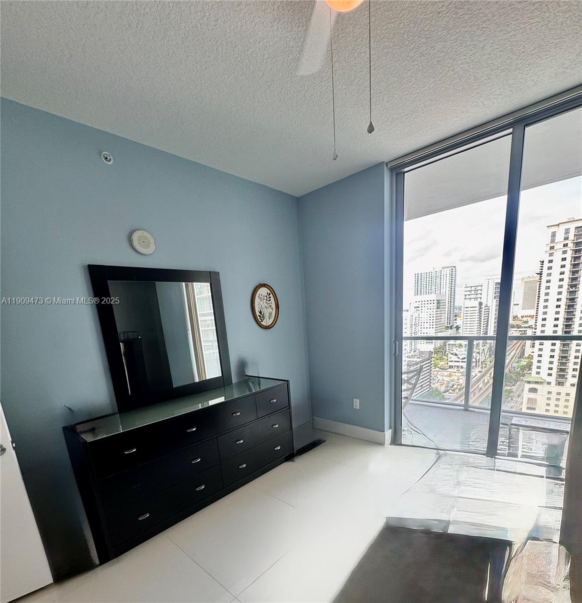 79 SW 12 #2811, Miami FL 33130