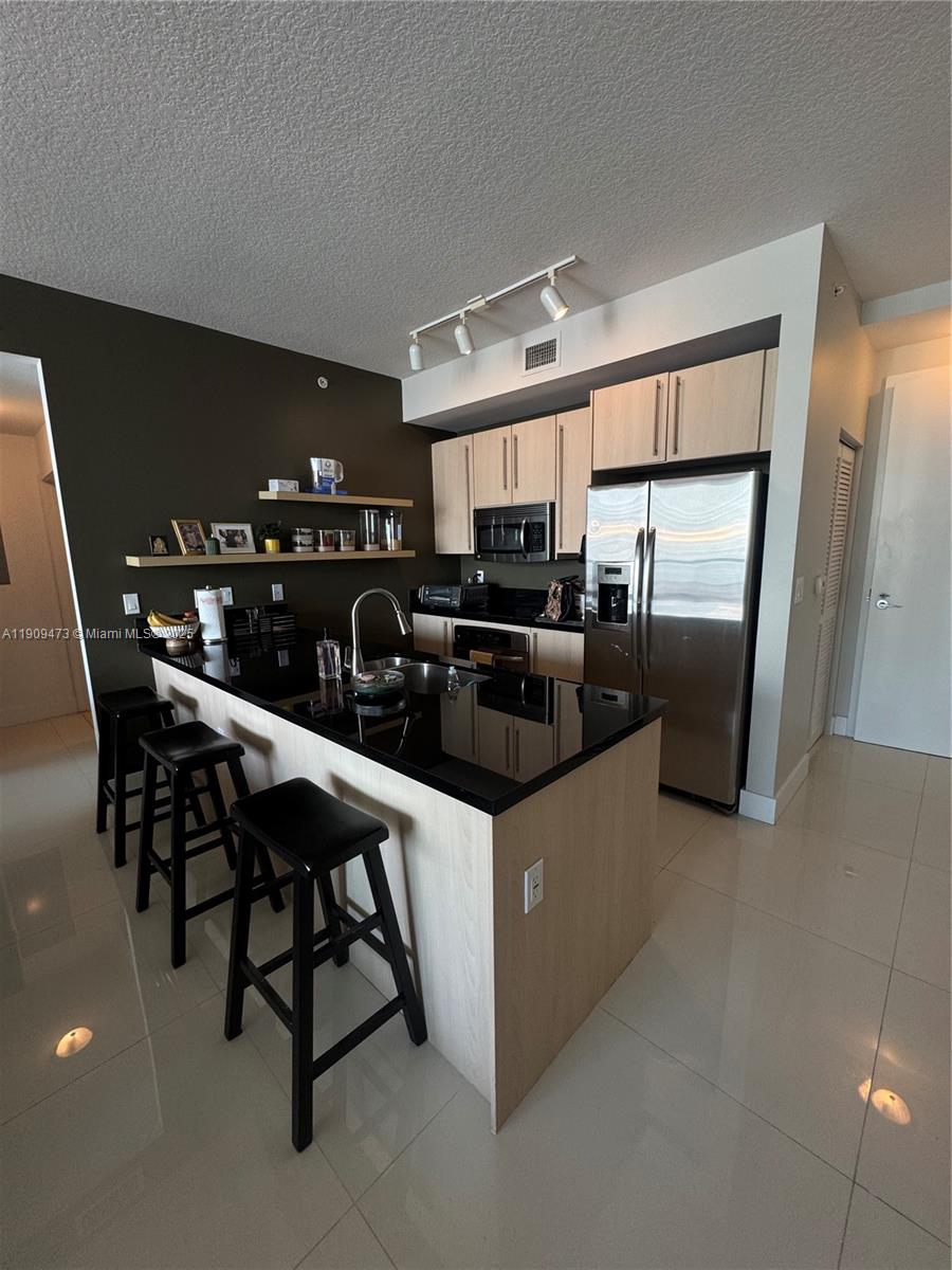 79 SW 12 #2811, Miami FL 33130