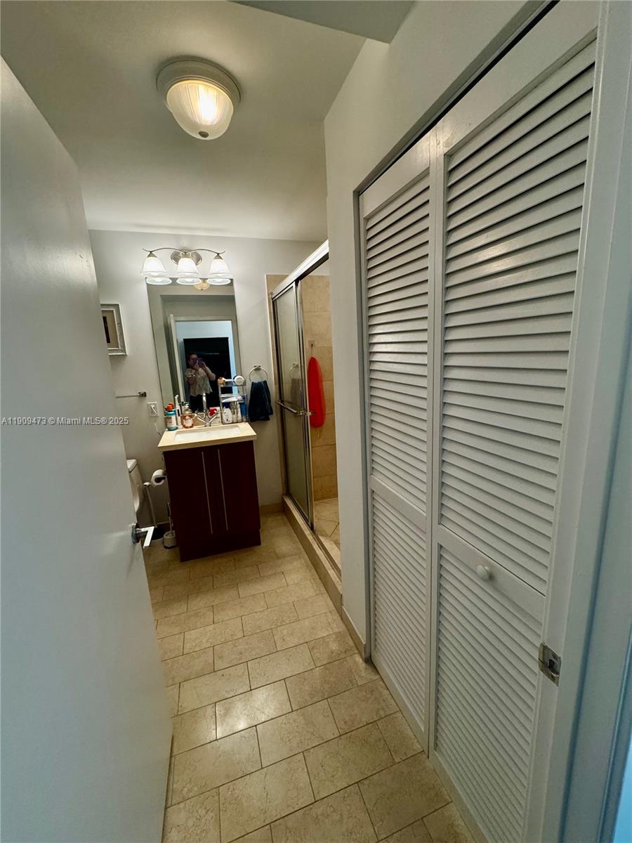 79 SW 12 #2811, Miami FL 33130