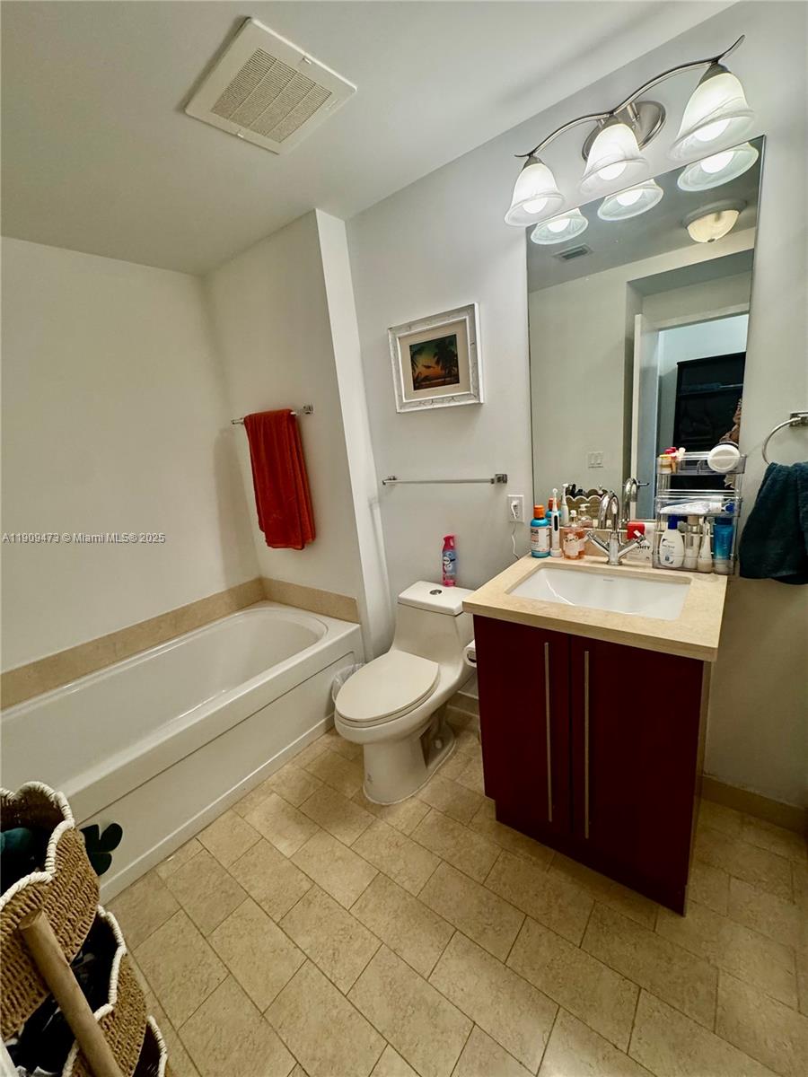 79 SW 12 #2811, Miami FL 33130