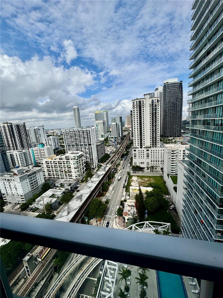 79 SW 12 #2811, Miami FL 33130