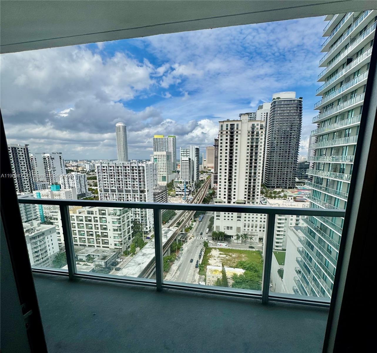 79 SW 12 #2811, Miami FL 33130
