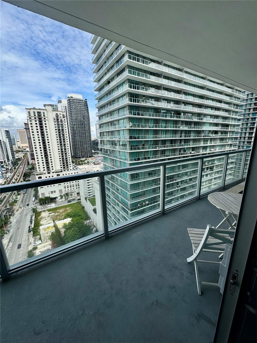 79 SW 12 #2811, Miami FL 33130