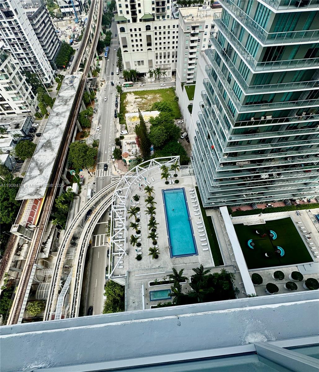 79 SW 12 #2811, Miami FL 33130