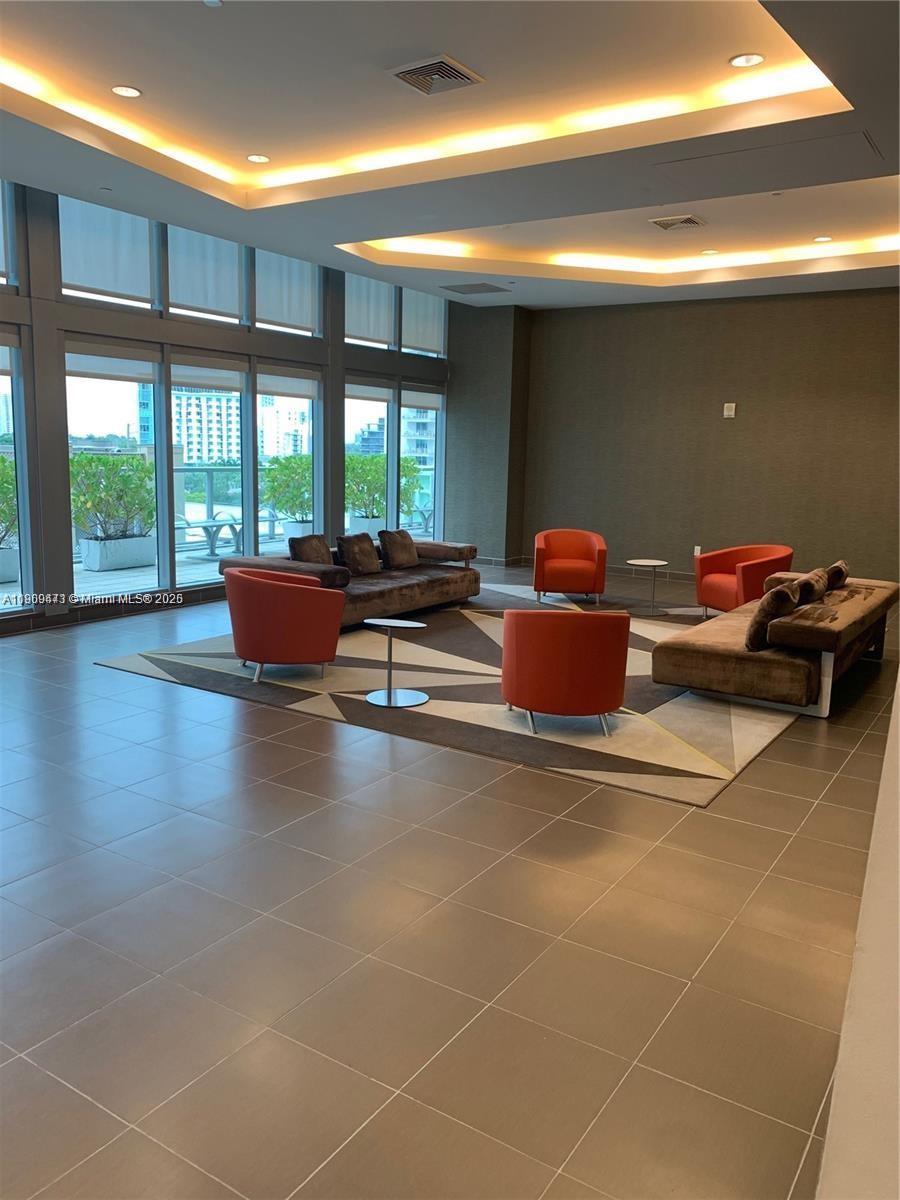 79 SW 12 #2811, Miami FL 33130