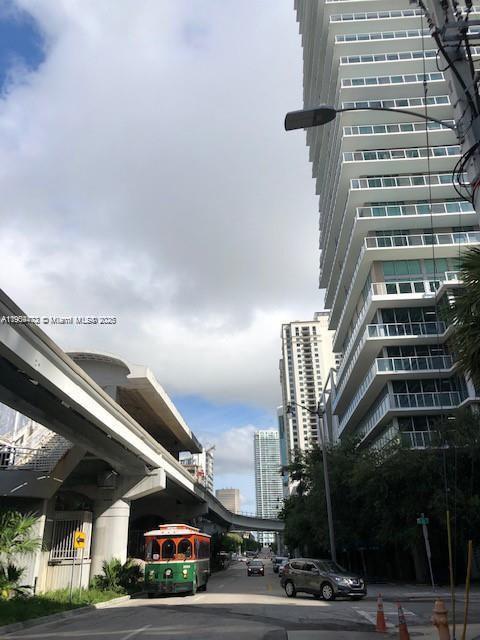 79 SW 12 #2811, Miami FL 33130