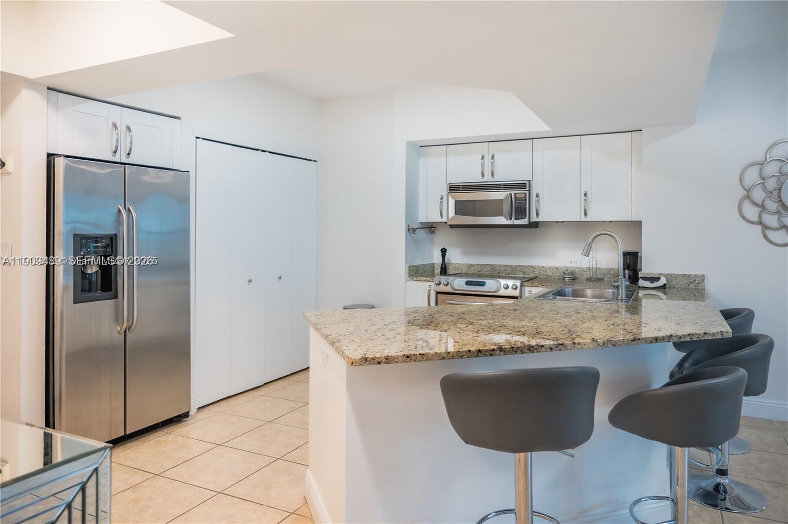 19900 E Country Club Dr #318, Aventura FL 33180