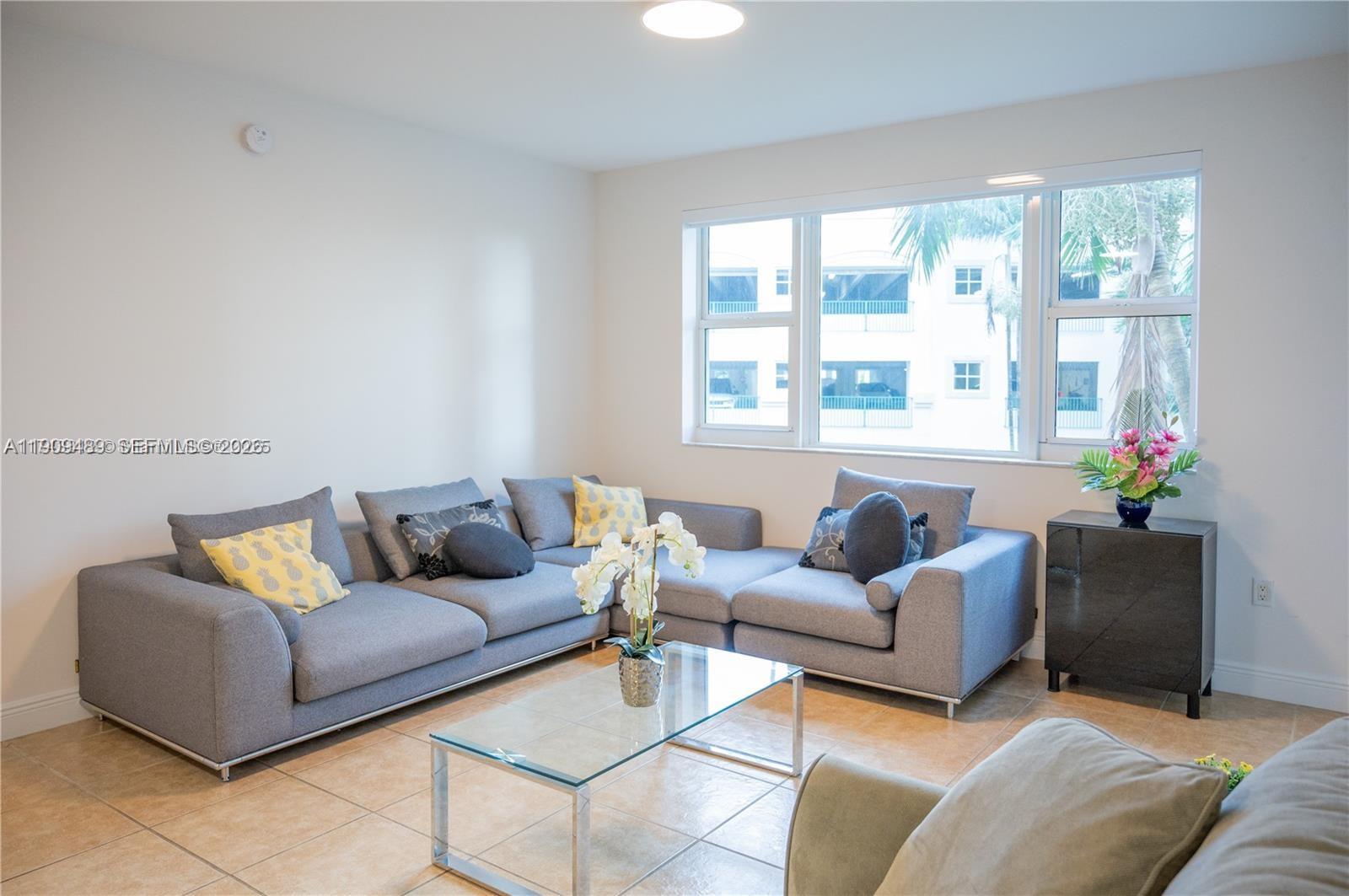 19900 E Country Club Dr #318, Aventura FL 33180