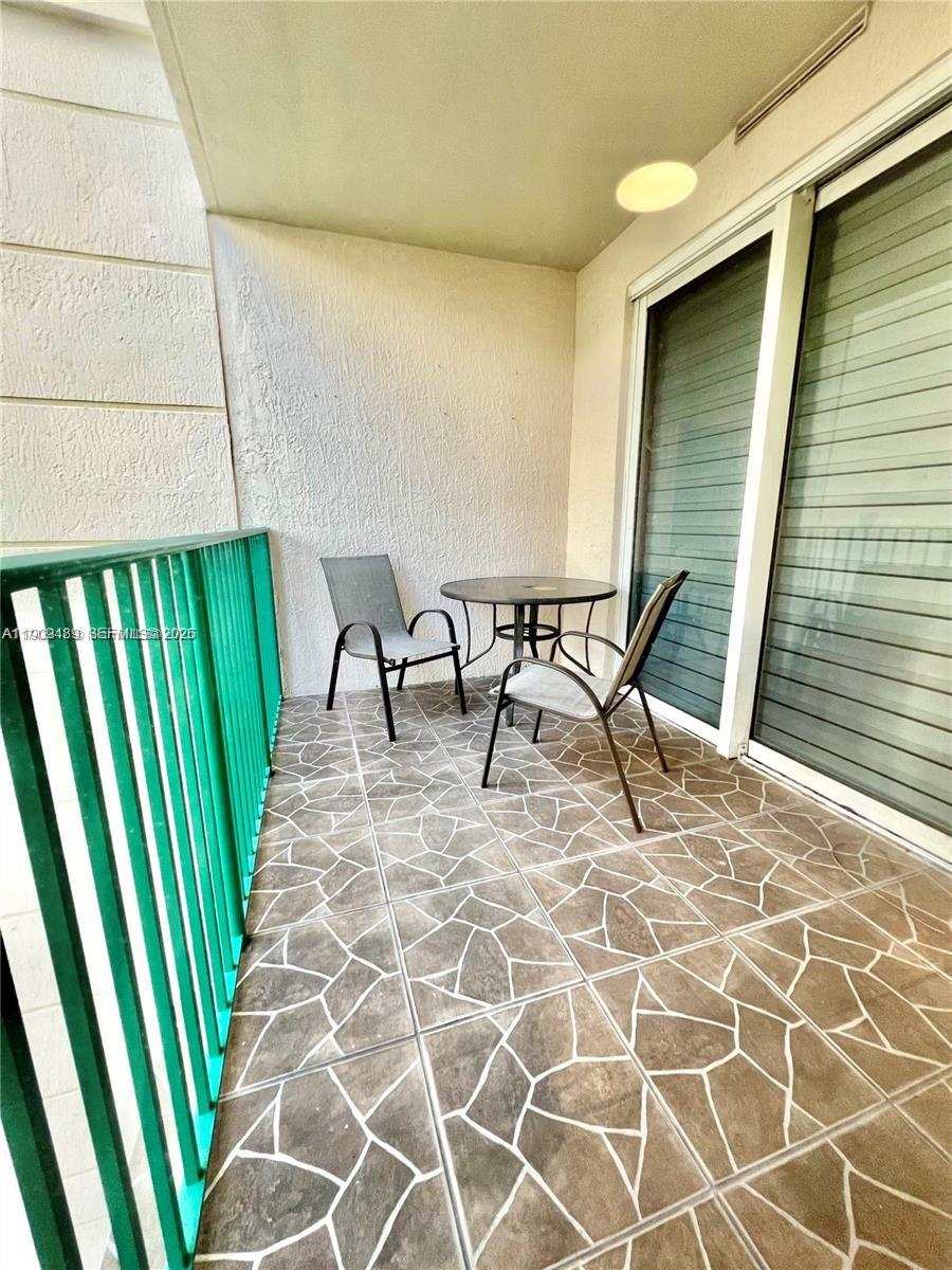 19900 E Country Club Dr #318, Aventura FL 33180