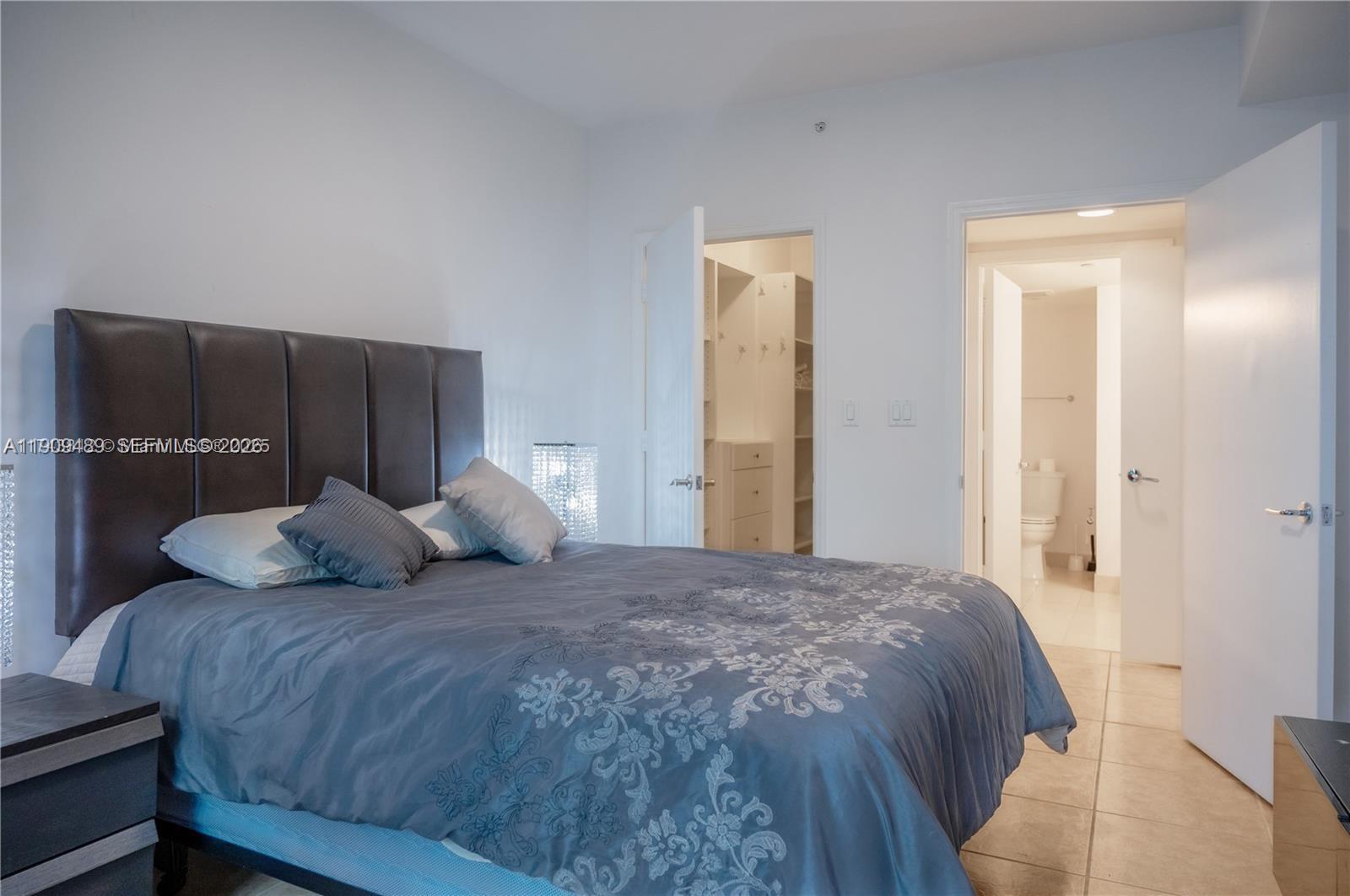19900 E Country Club Dr #318, Aventura FL 33180