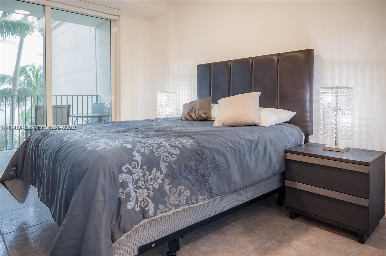 19900 E Country Club Dr #318, Aventura FL 33180