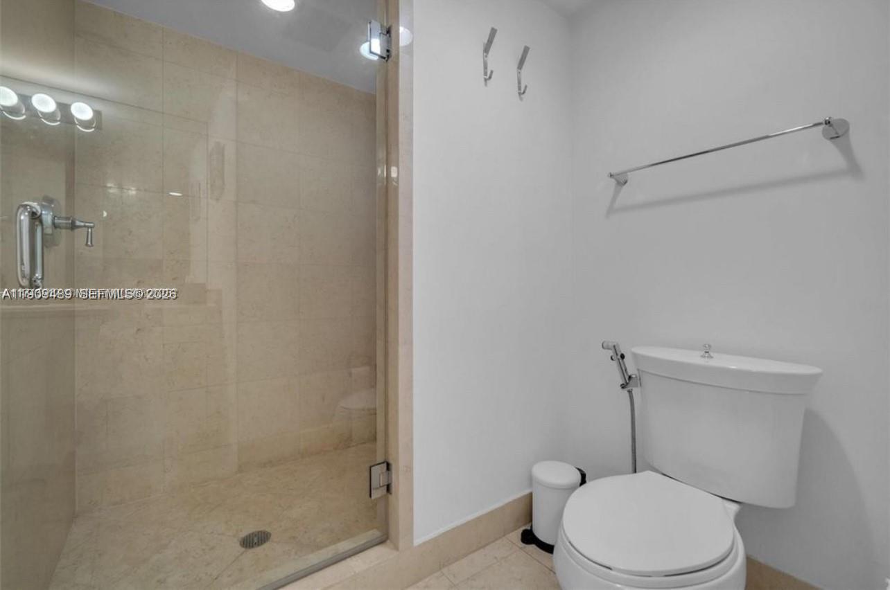 19900 E Country Club Dr #318, Aventura FL 33180