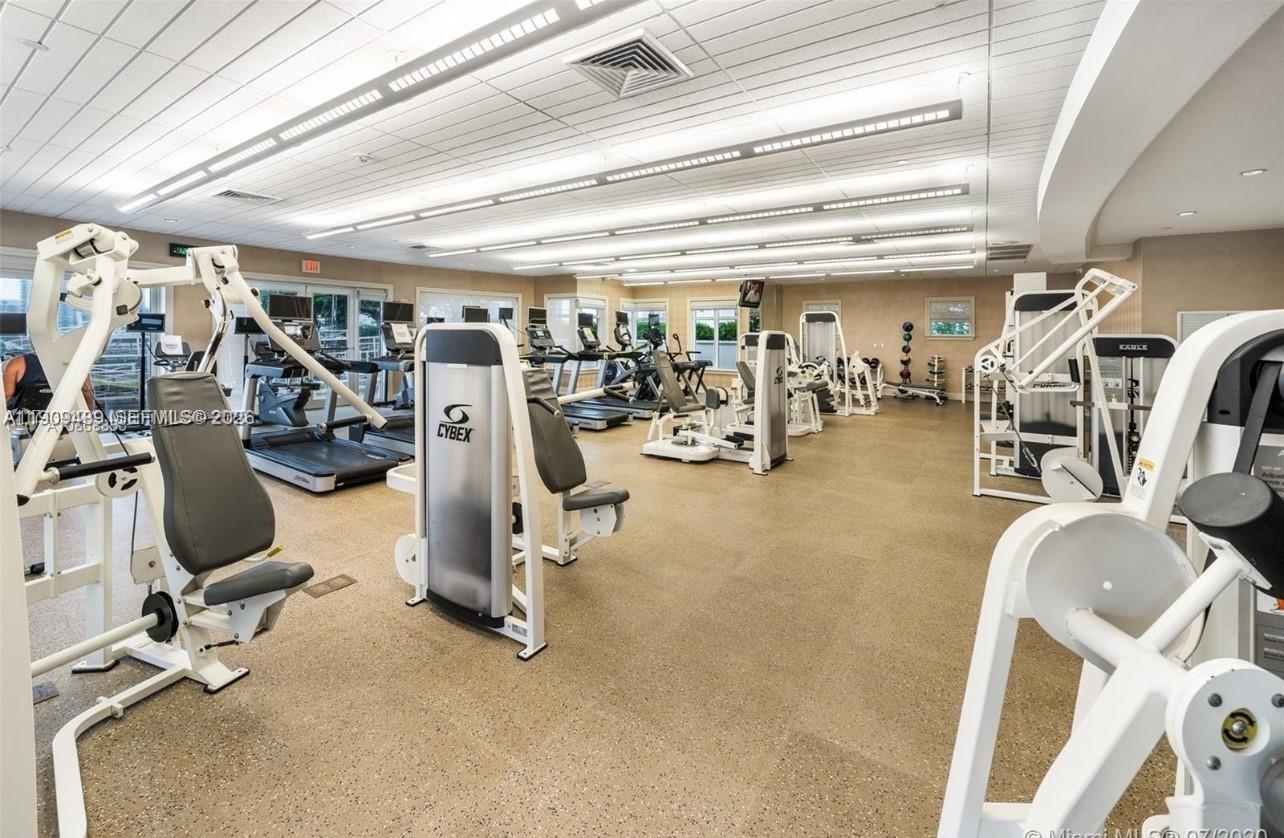 19900 E Country Club Dr #318, Aventura FL 33180