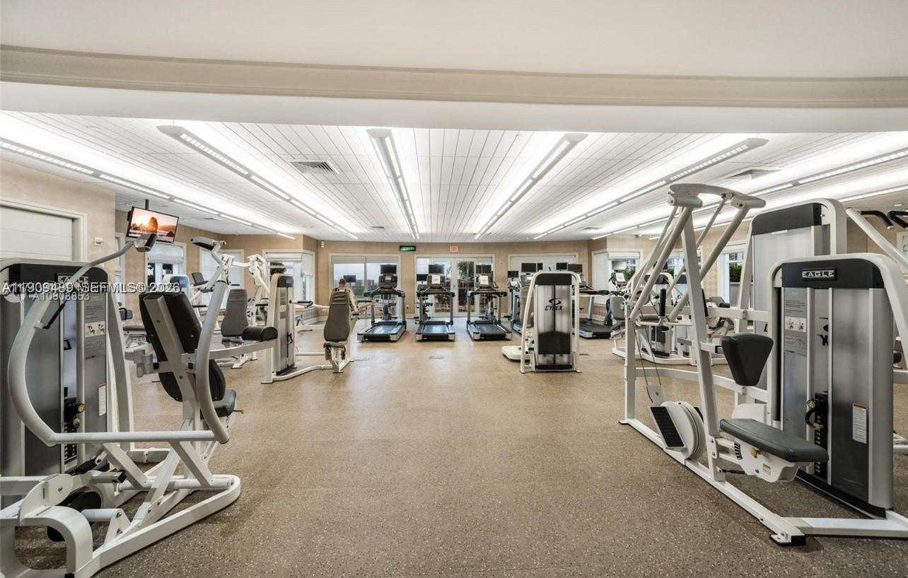 19900 E Country Club Dr #318, Aventura FL 33180