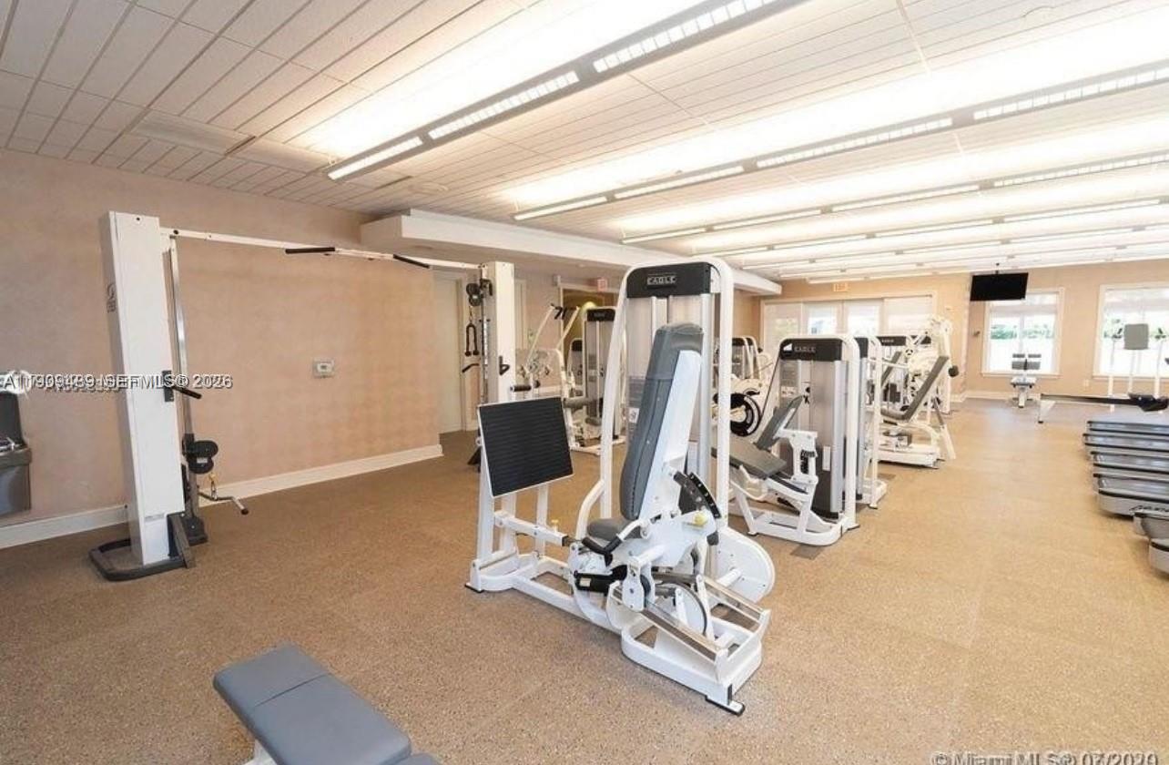 19900 E Country Club Dr #318, Aventura FL 33180