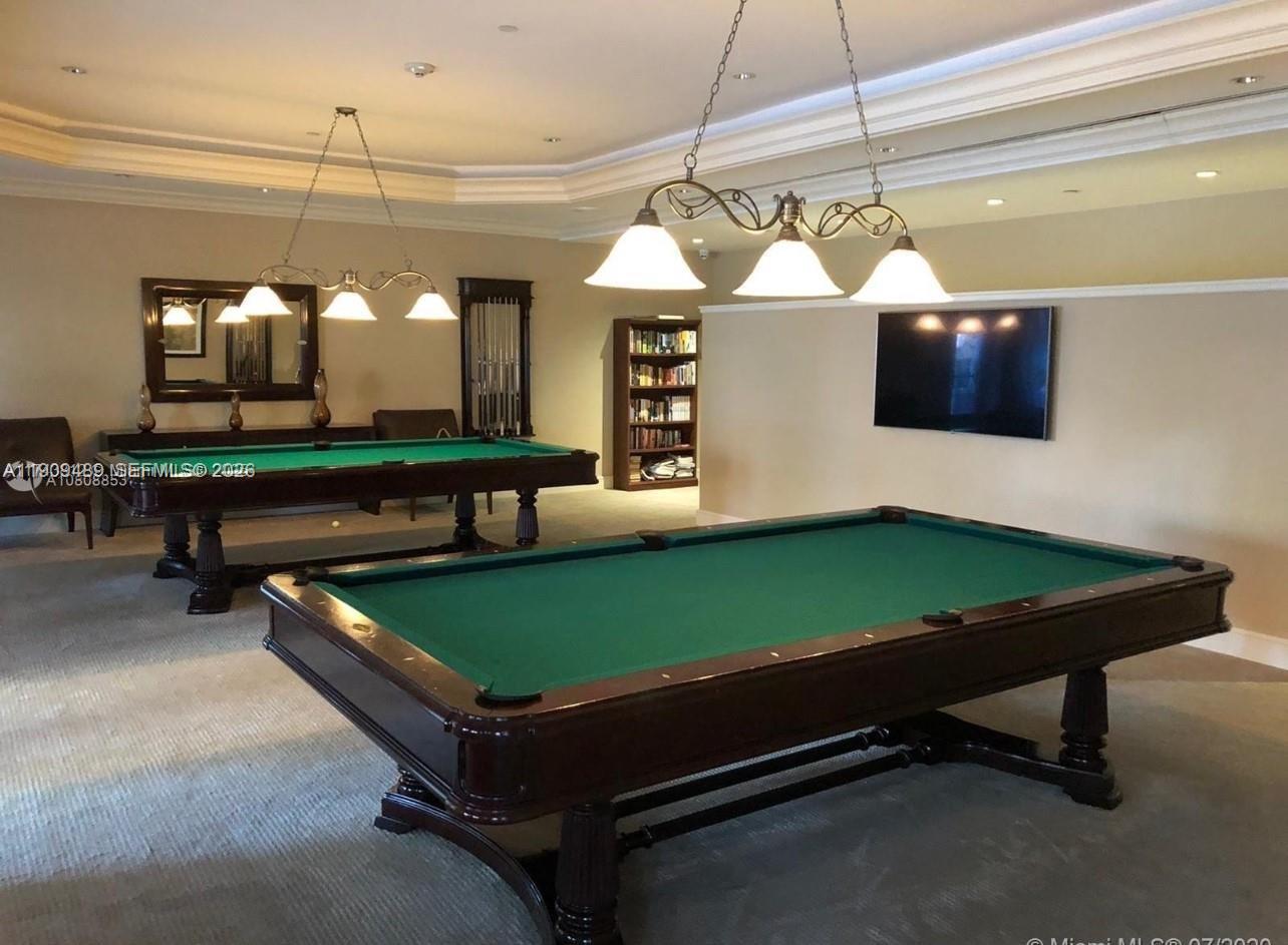 19900 E Country Club Dr #318, Aventura FL 33180
