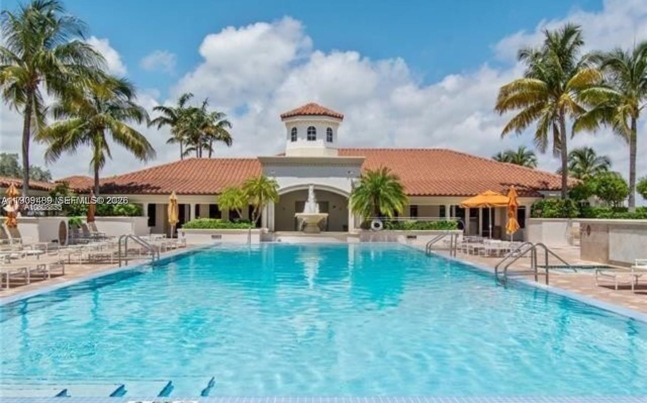 19900 E Country Club Dr #318, Aventura FL 33180