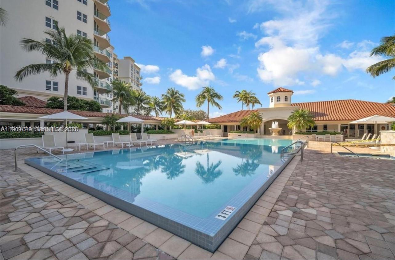19900 E Country Club Dr #318, Aventura FL 33180