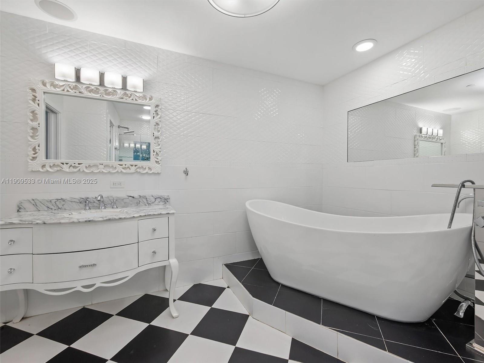 19116 Fisher Island Dr #19116, Miami Beach FL 33109