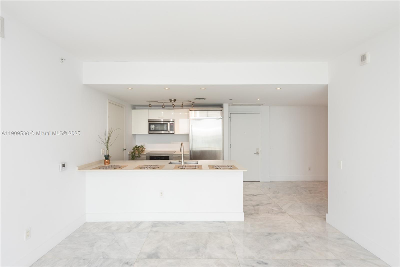 1300 Brickell Bay Dr #3203, Miami FL 33131