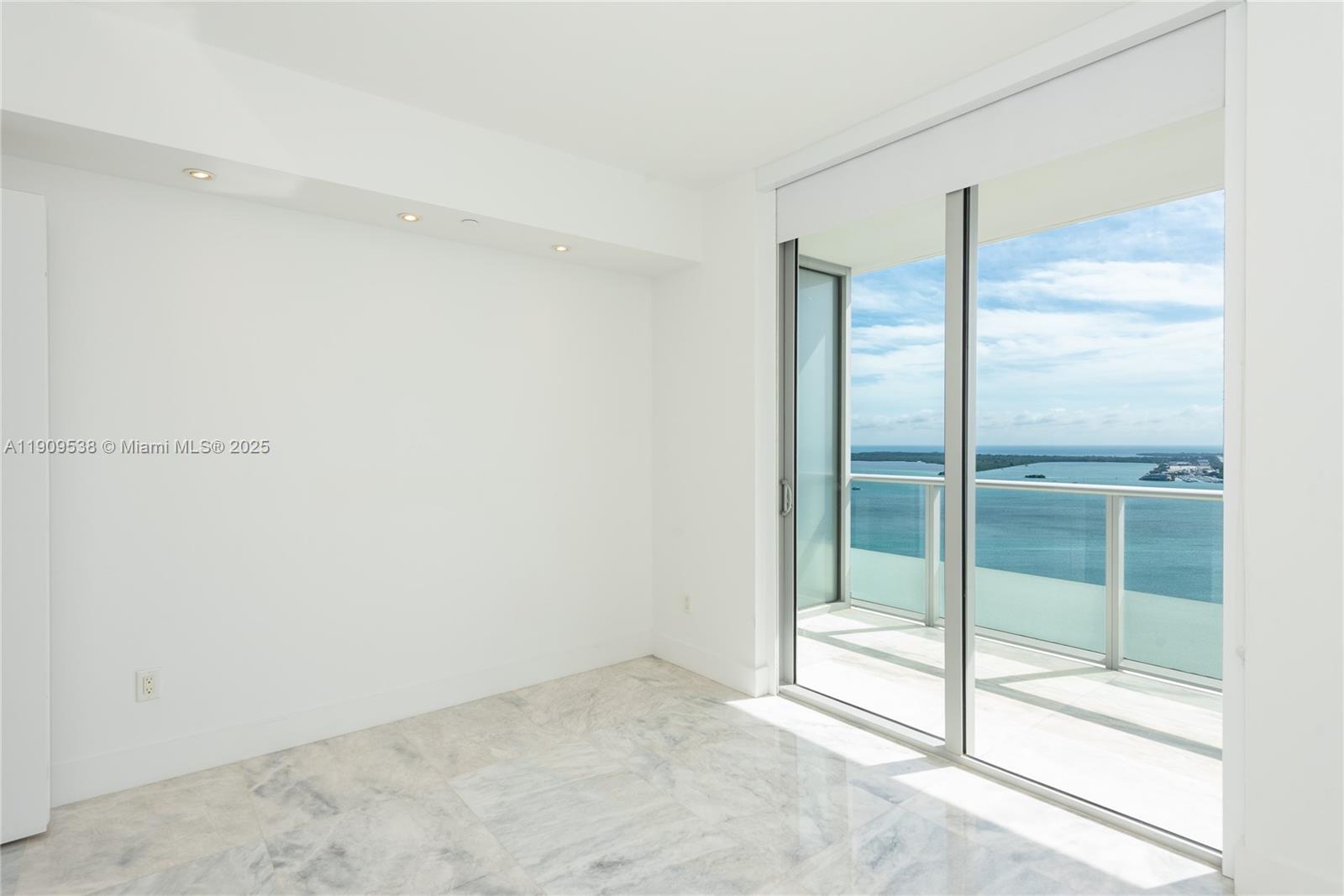 1300 Brickell Bay Dr #3203, Miami FL 33131