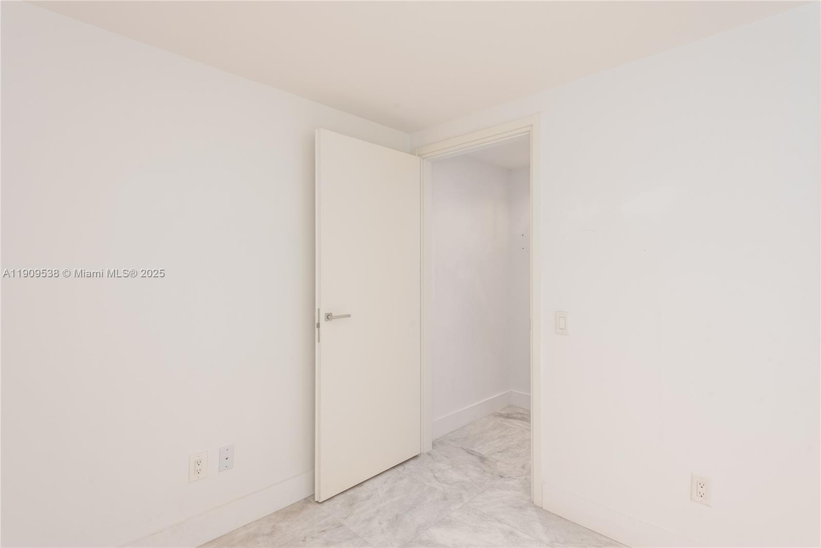 1300 Brickell Bay Dr #3203, Miami FL 33131