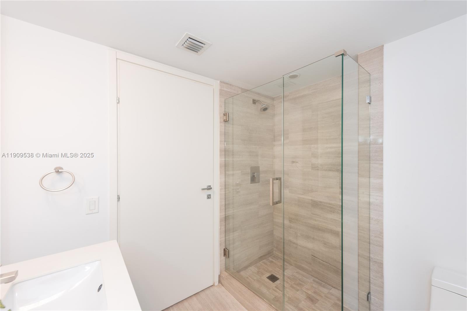 1300 Brickell Bay Dr #3203, Miami FL 33131