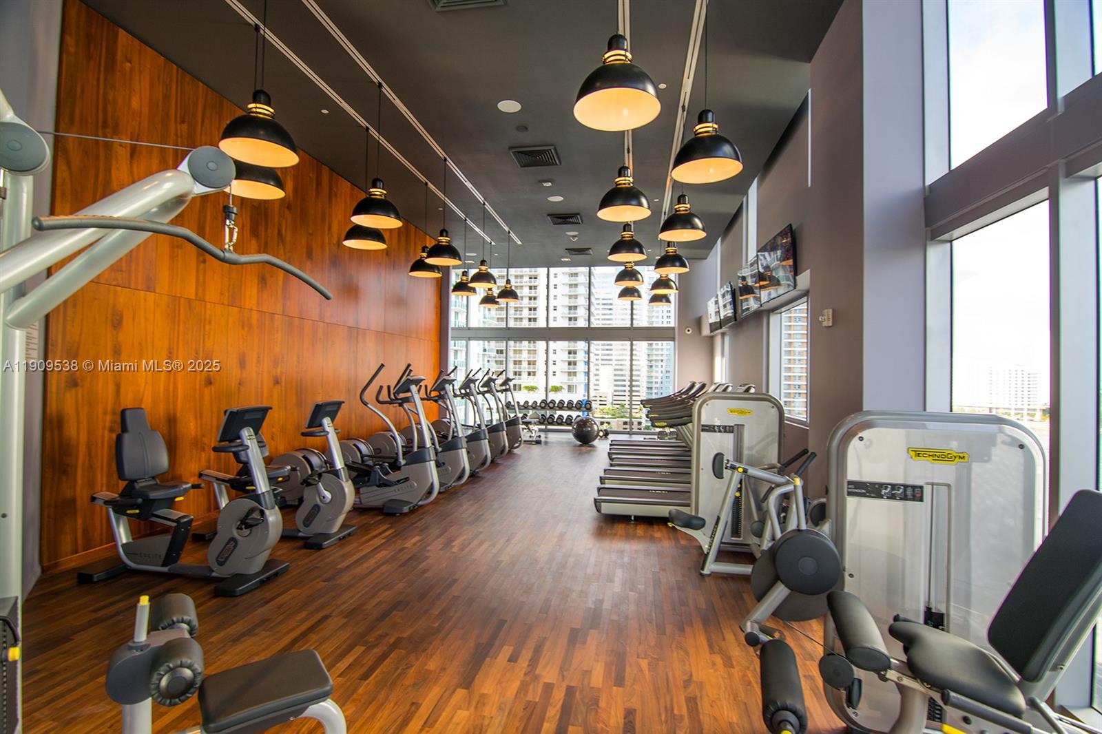 1300 Brickell Bay Dr #3203, Miami FL 33131