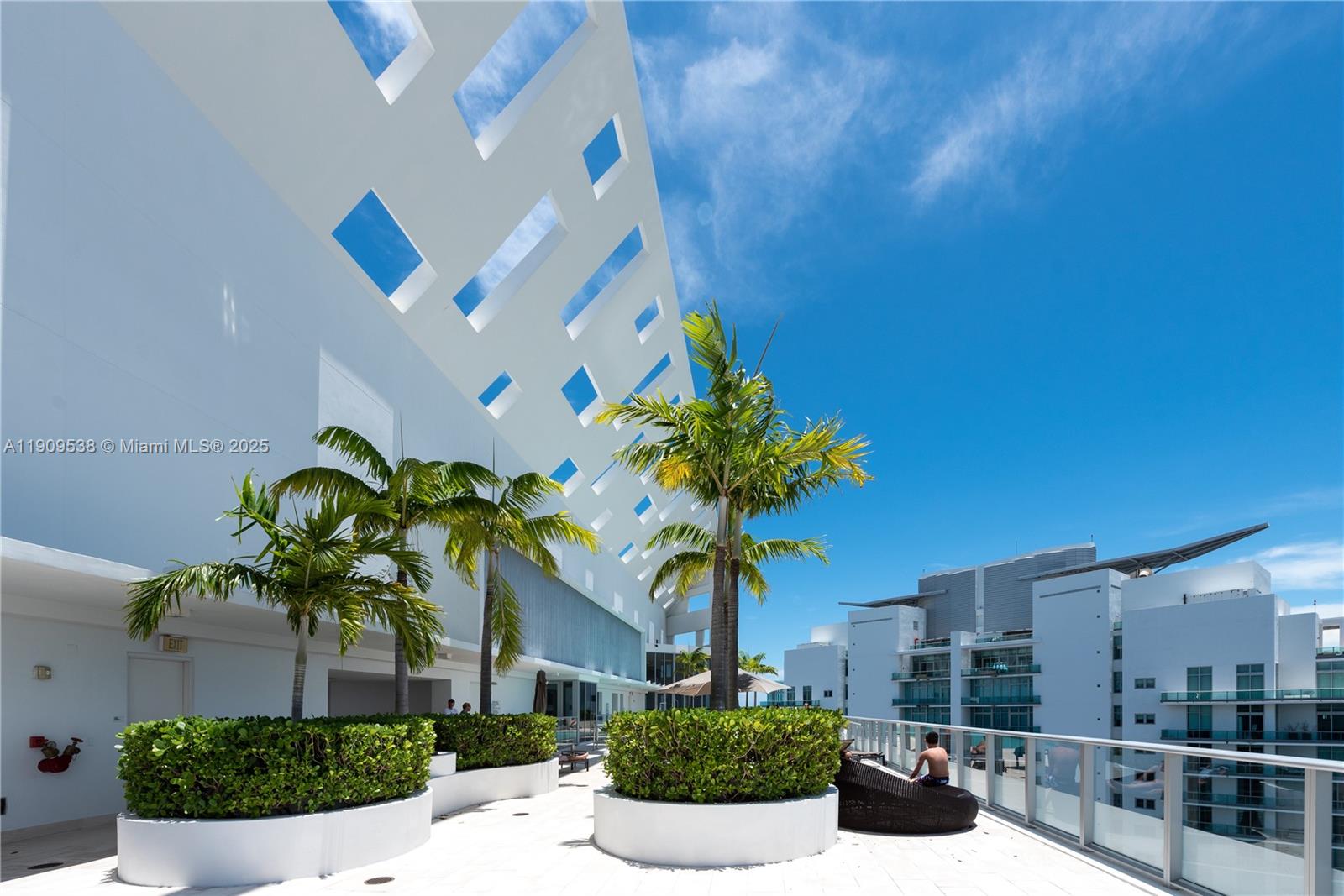 1300 Brickell Bay Dr #3203, Miami FL 33131