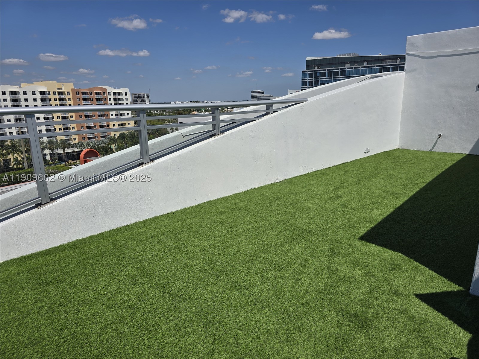 2950 NE 188th St #501, Aventura FL 33180