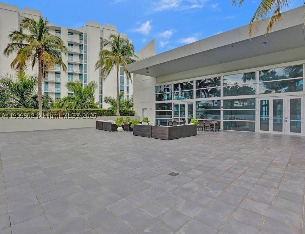 2950 NE 188th St #501, Aventura FL 33180
