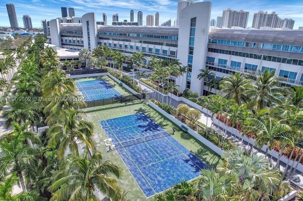 2950 NE 188th St #501, Aventura FL 33180