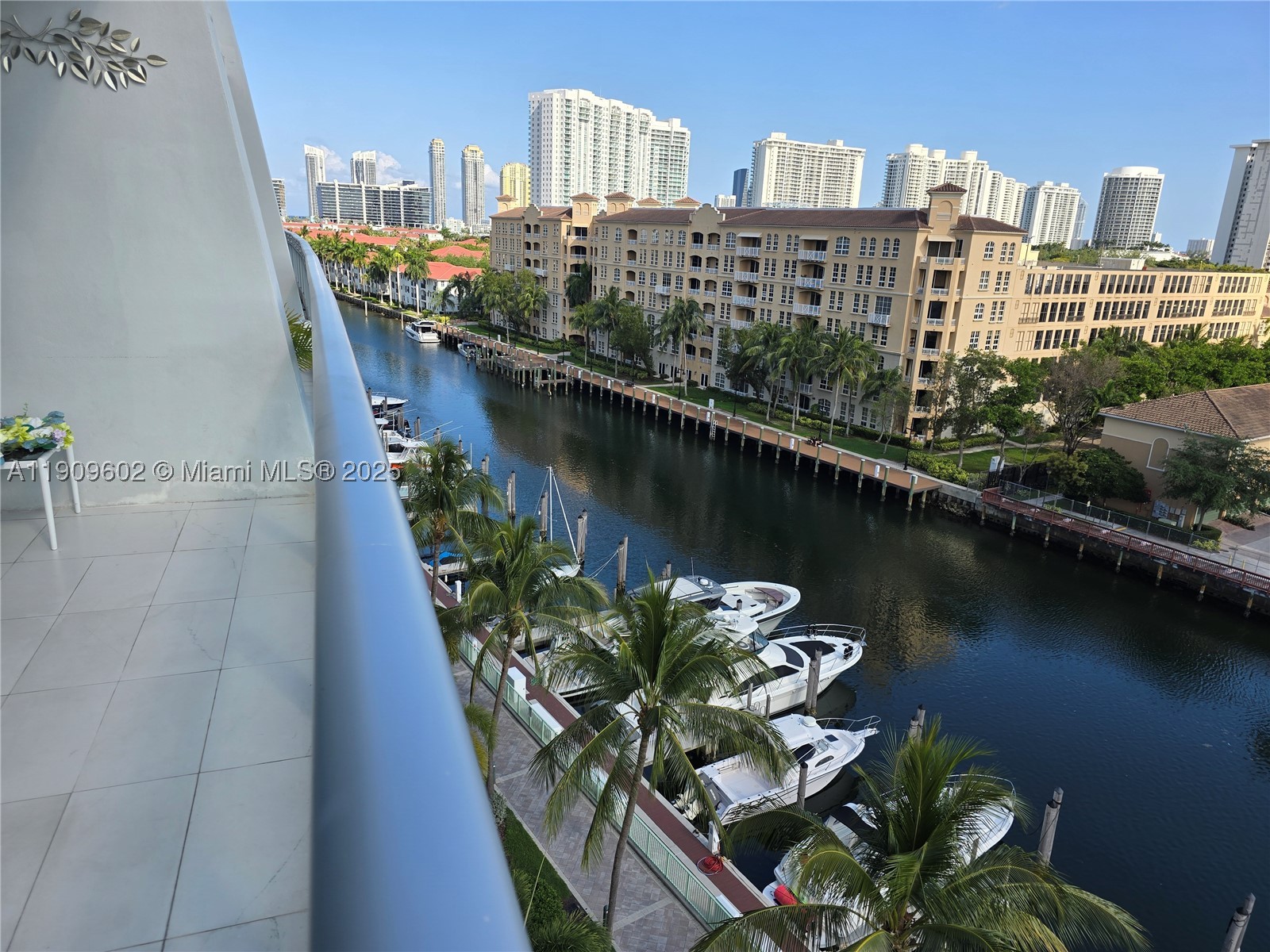 2950 NE 188th St #501, Aventura FL 33180