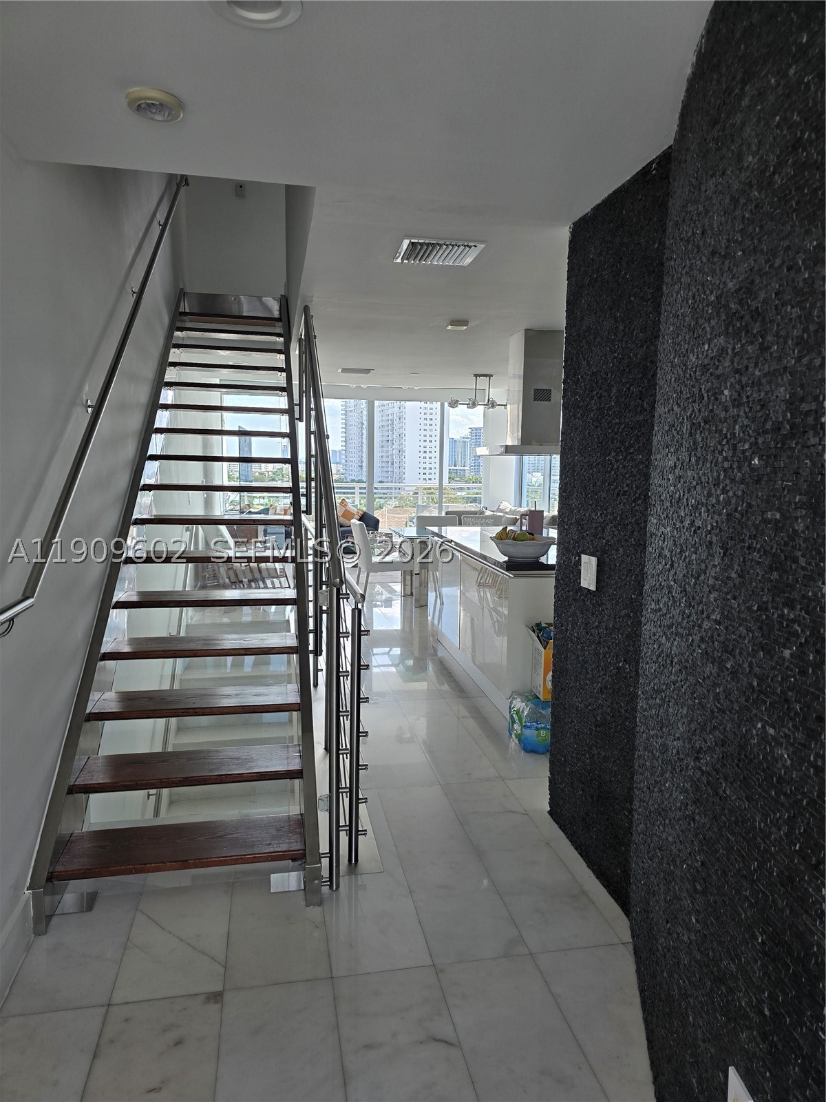 2950 NE 188th St #501, Aventura FL 33180