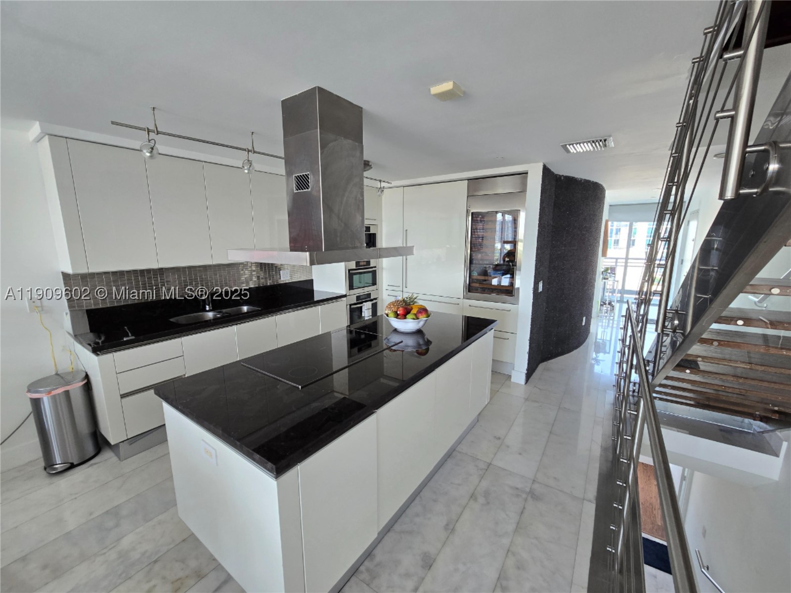 2950 NE 188th St #501, Aventura FL 33180