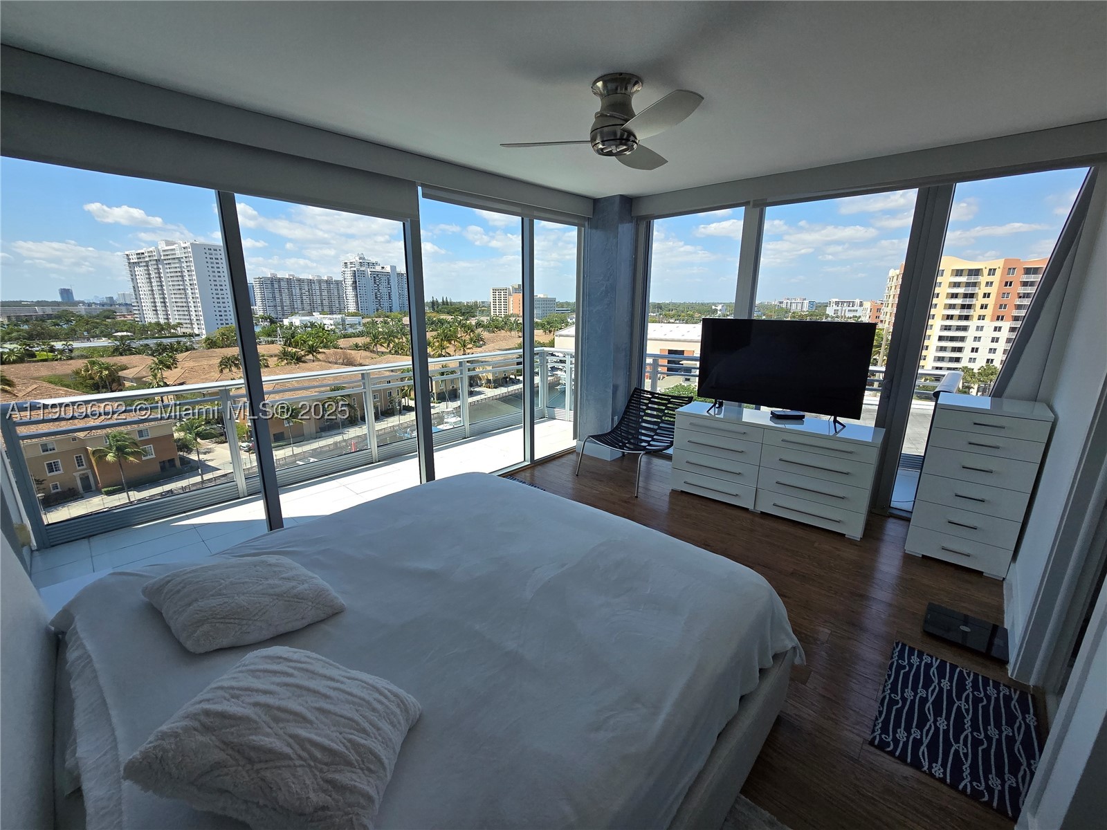 2950 NE 188th St #501, Aventura FL 33180