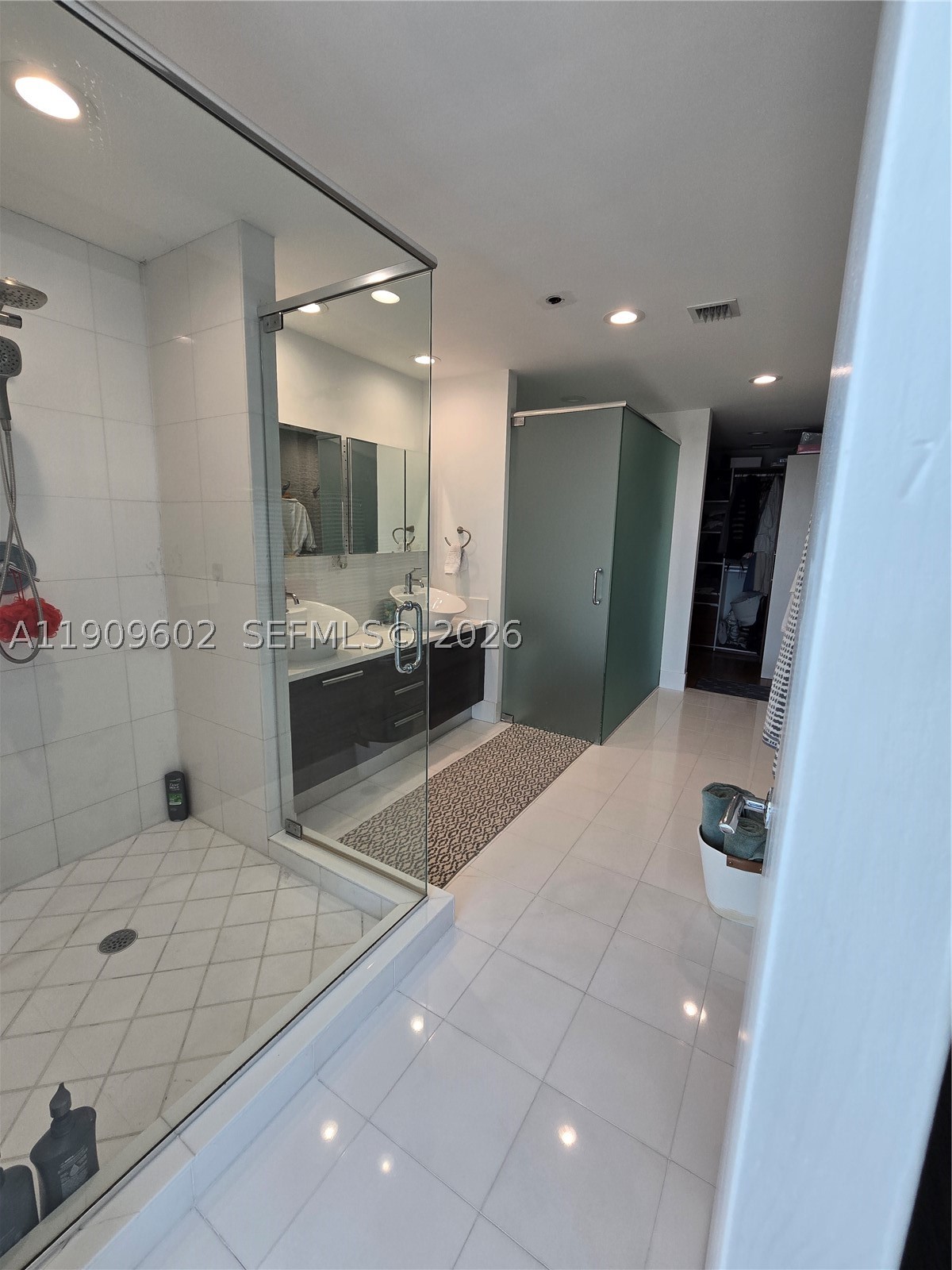 2950 NE 188th St #501, Aventura FL 33180