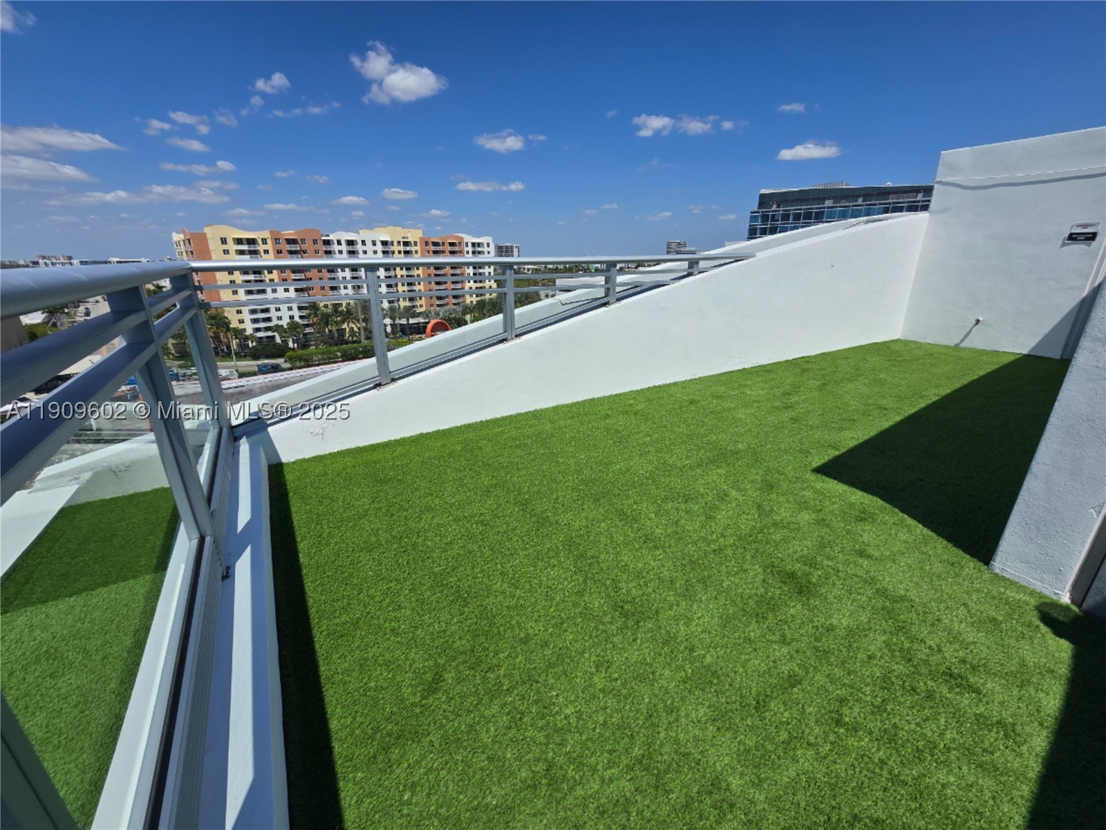2950 NE 188th St #501, Aventura FL 33180