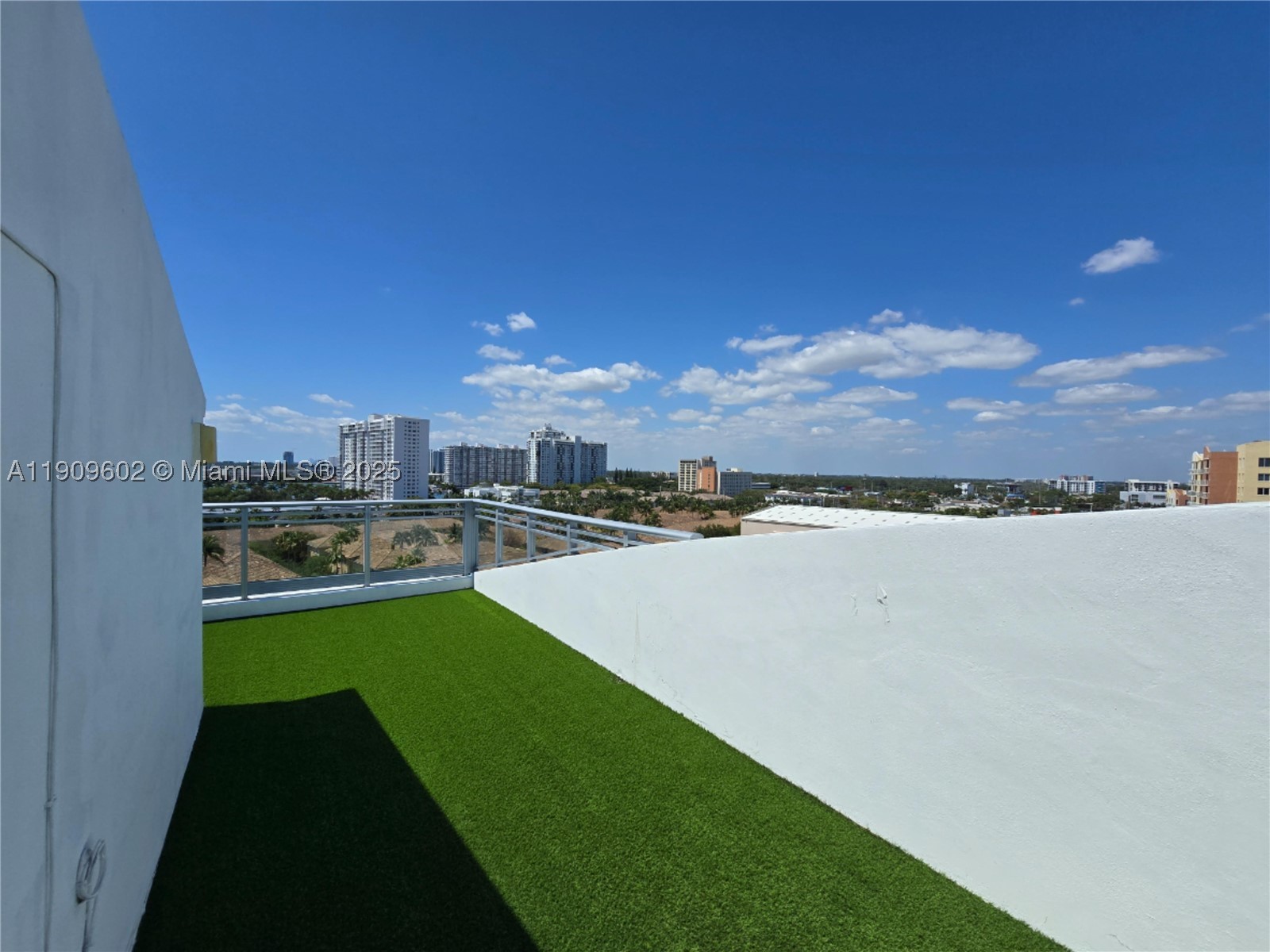 2950 NE 188th St #501, Aventura FL 33180