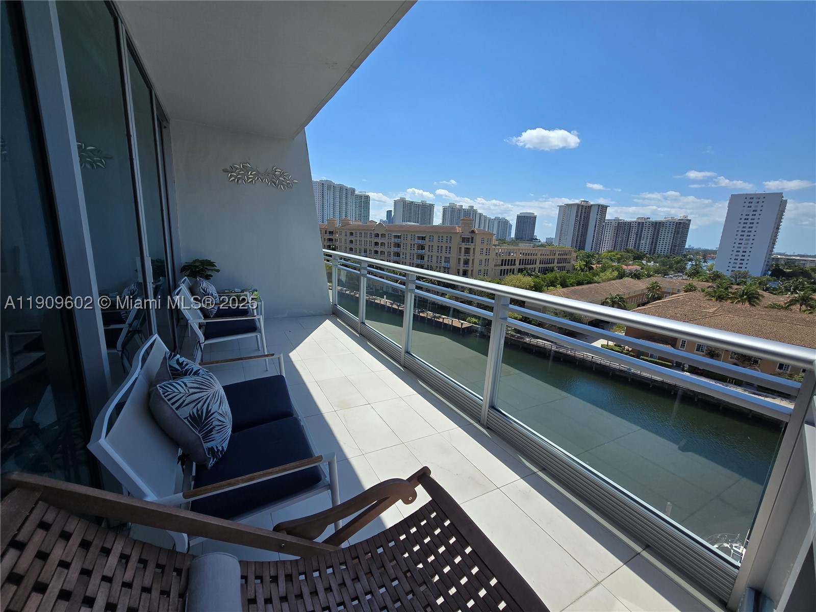 2950 NE 188th St #501, Aventura FL 33180